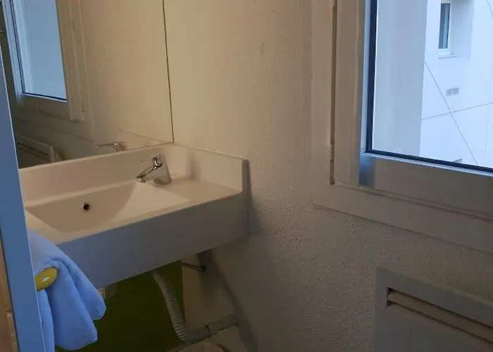 Class Eco 78 3* Les Mureaux